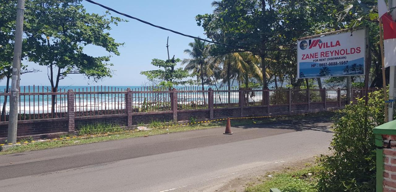 Spot On 90018 Villa Zane Reynold Karanghawu Exterior photo